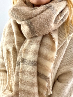 light striped scarfe Thumb