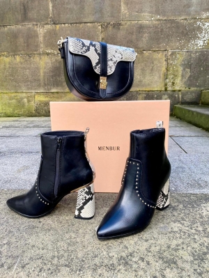 Menbur Black Faux Leather Boots