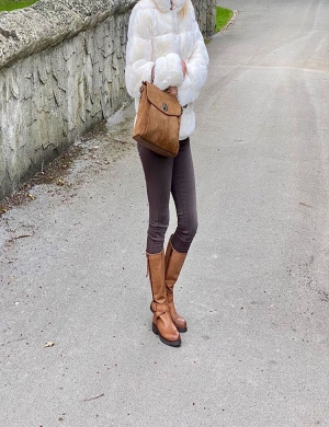 Carmela Abigale Leather Boots Thumb