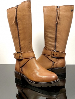 Carmela Abigale Leather Boots Thumb